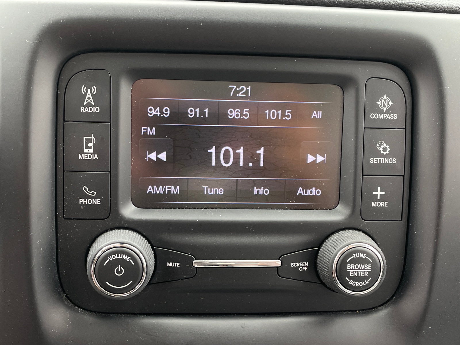 Thumbnail: 2018 Jeep Compass - 4
