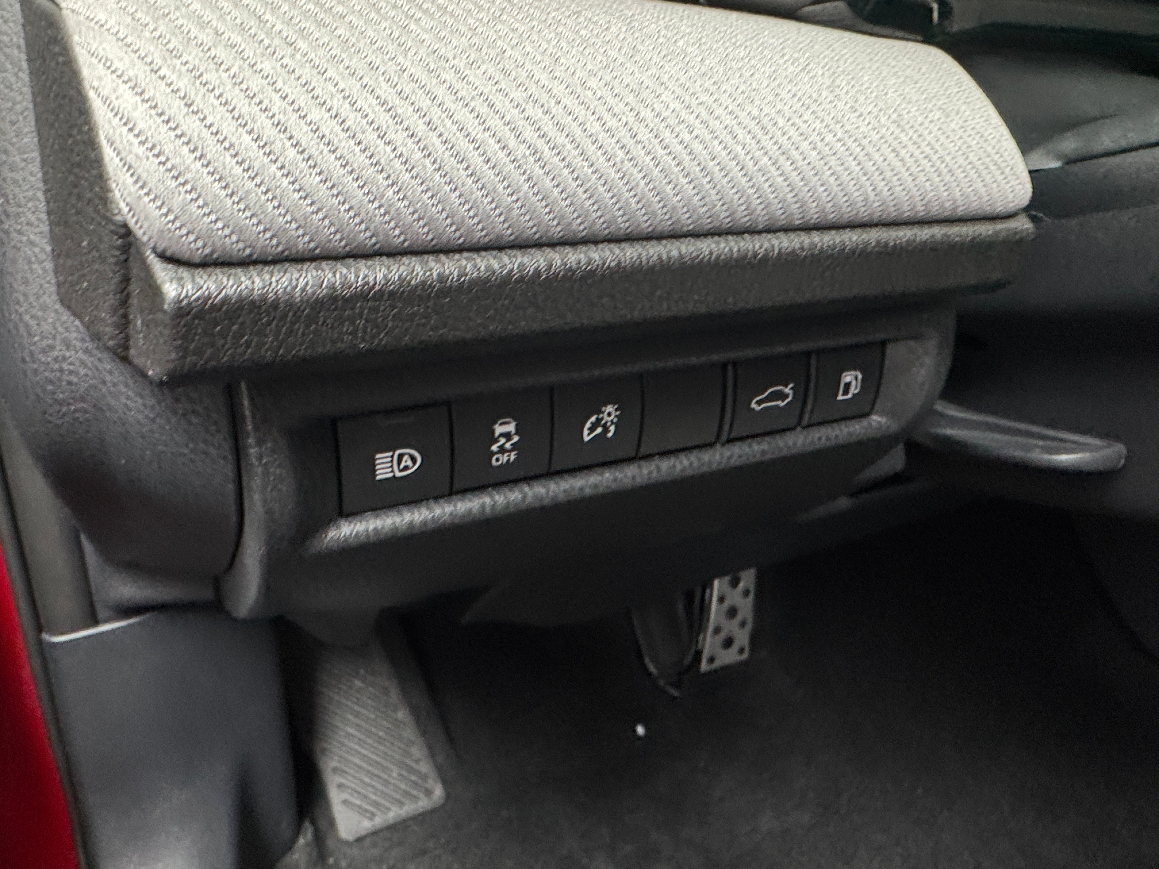 2025 Toyota Camry SE - Photo 10