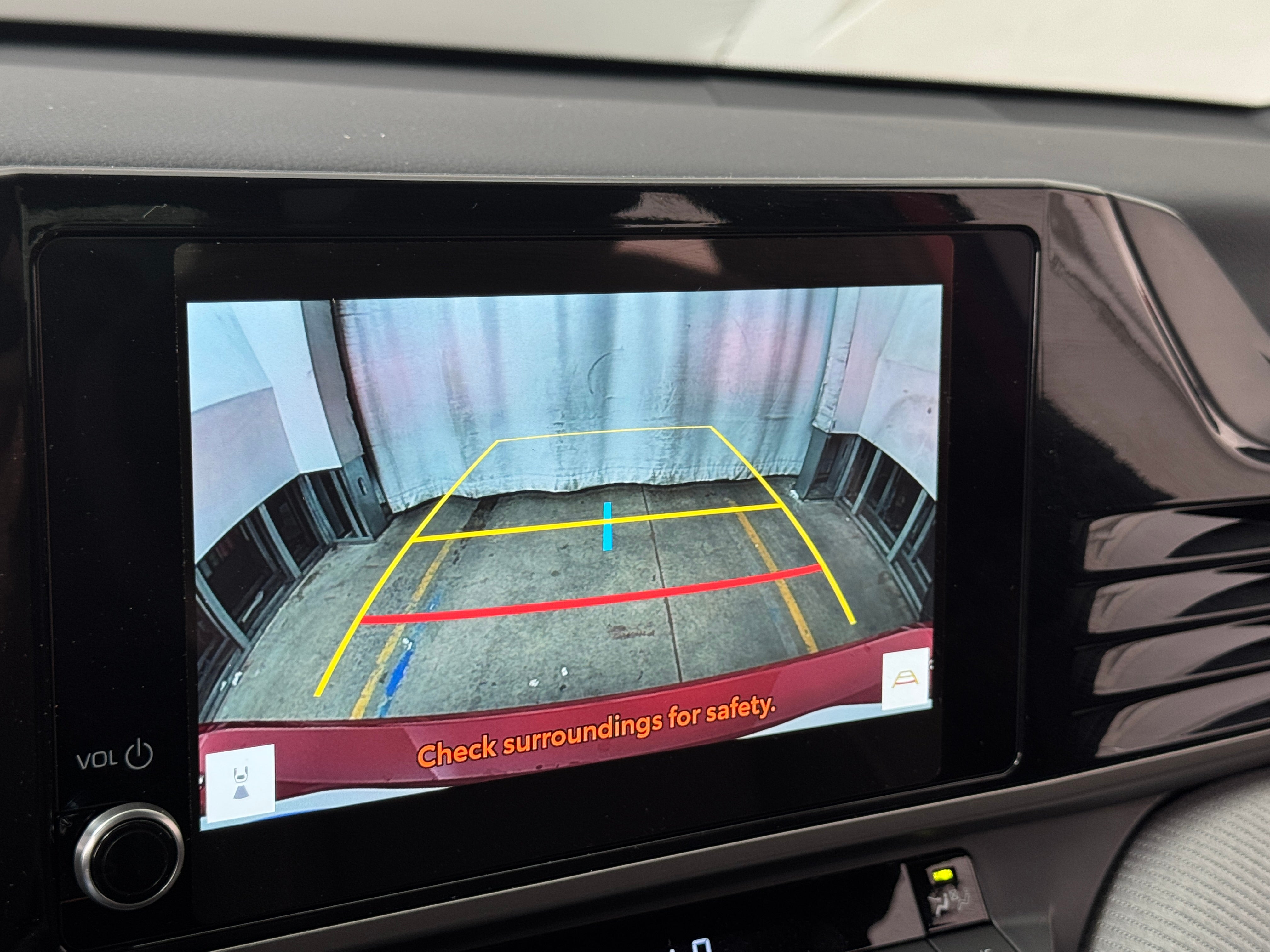 2025 Toyota Camry SE - Photo 13