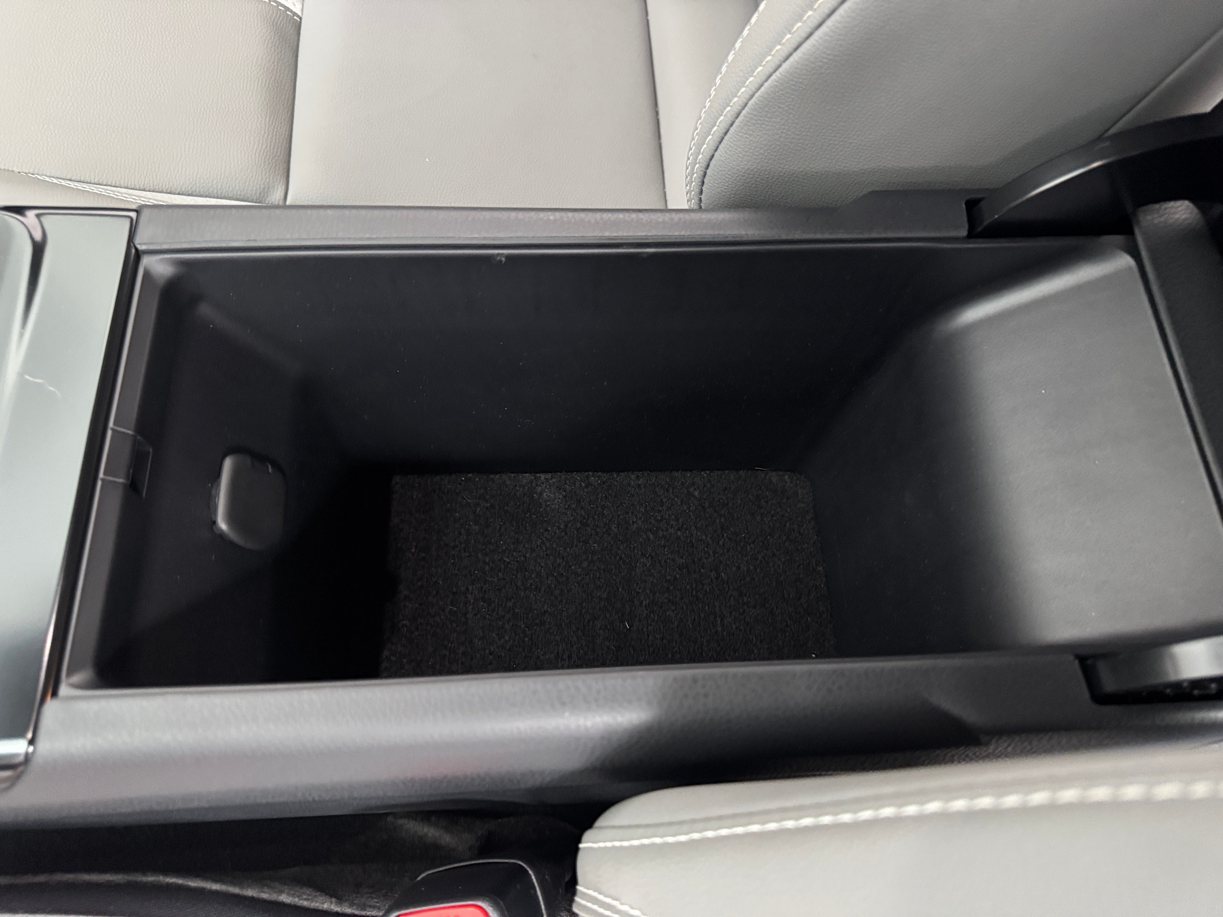 2025 Toyota Camry SE - Photo 14