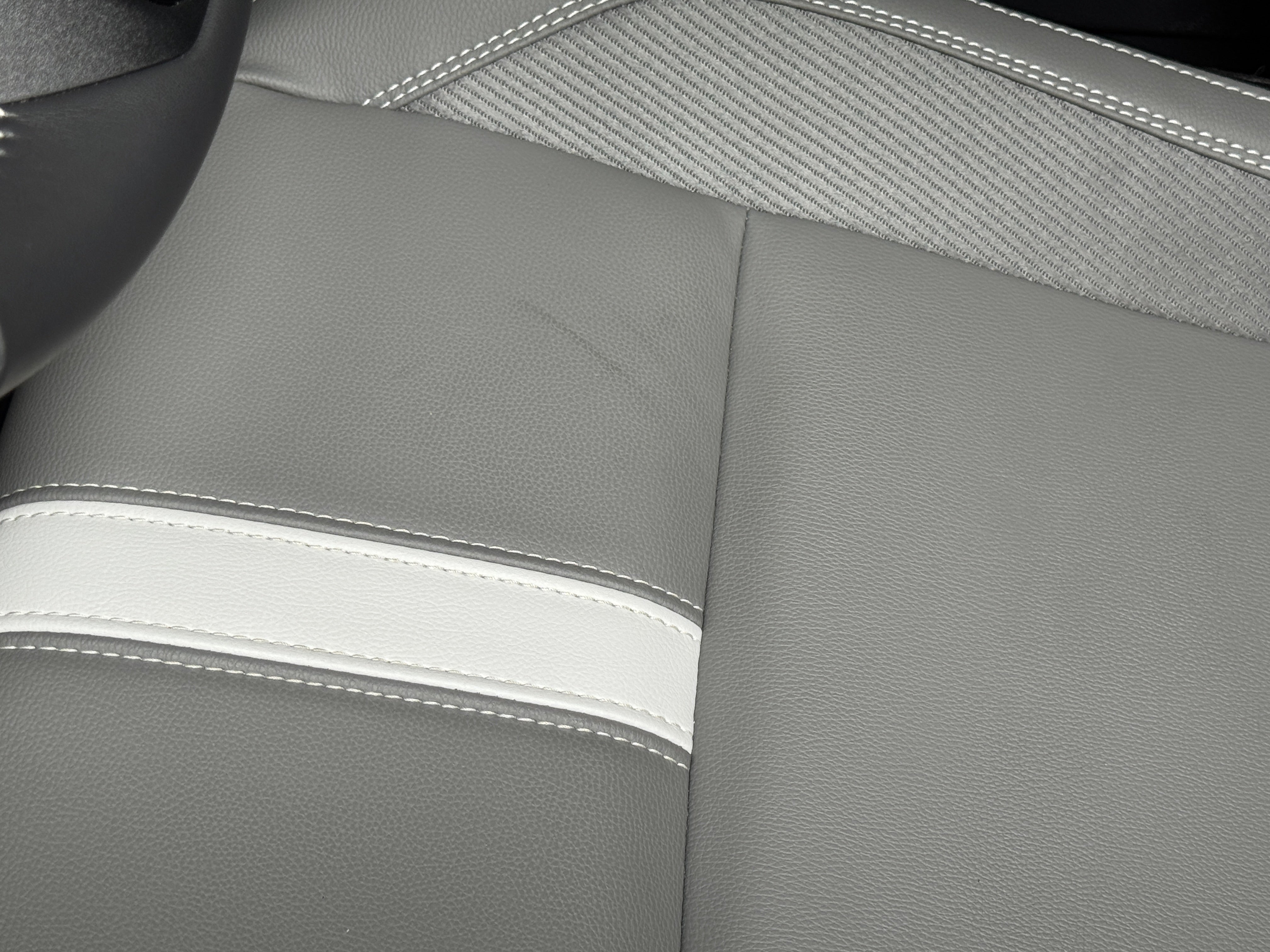 2025 Toyota Camry SE - Photo 21