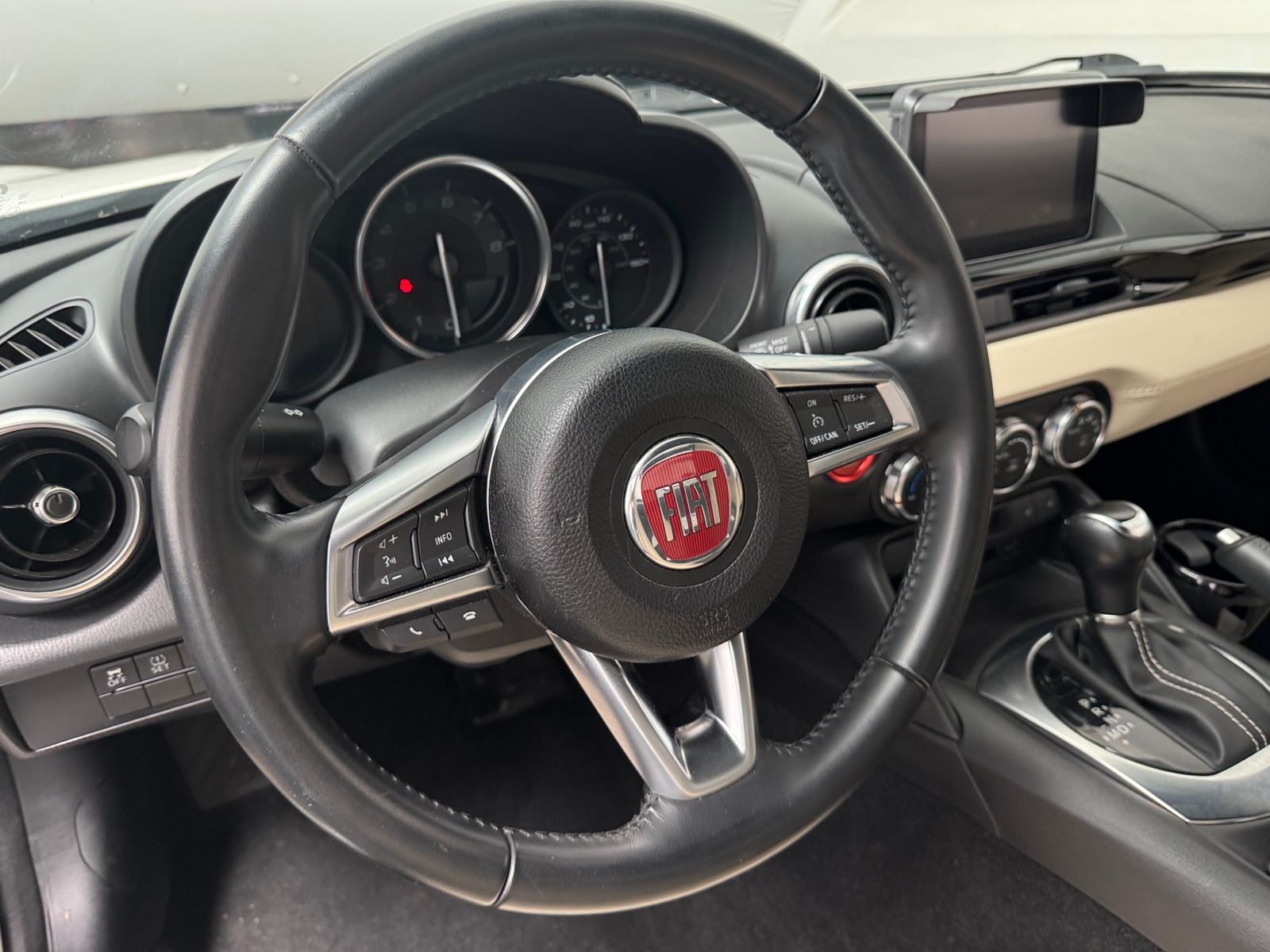 Thumbnail: 2018 Fiat 124 Spider - 4