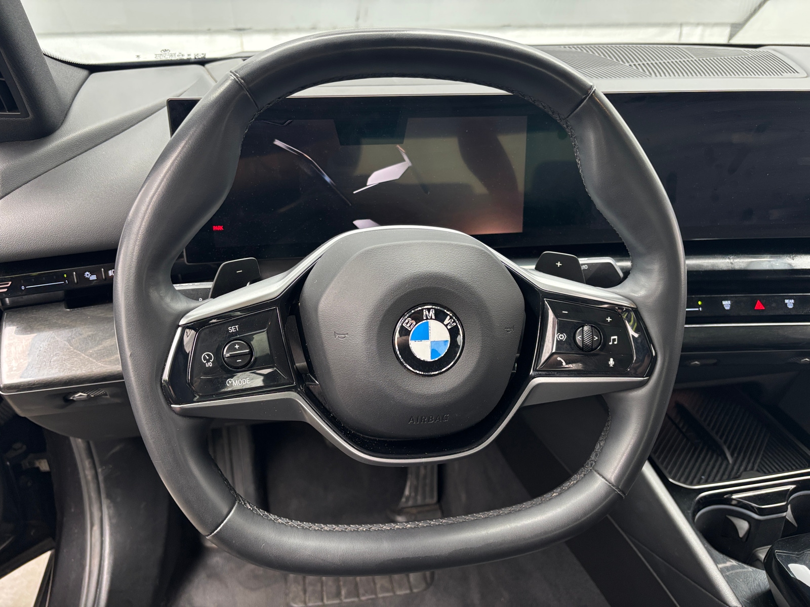 Thumbnail: 2024 BMW 5 Series - 4
