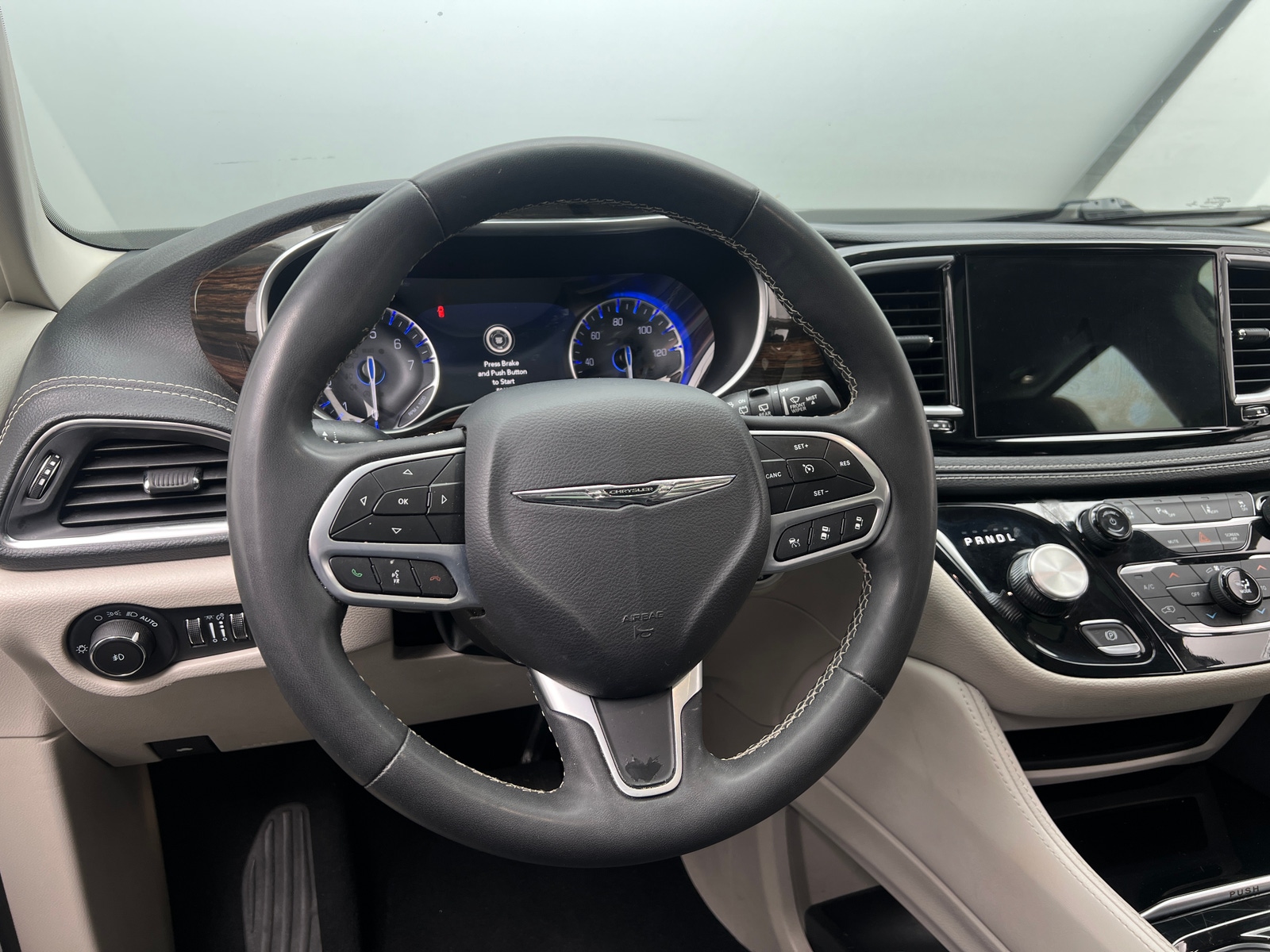 Thumbnail: 2023 Chrysler Pacifica - 4