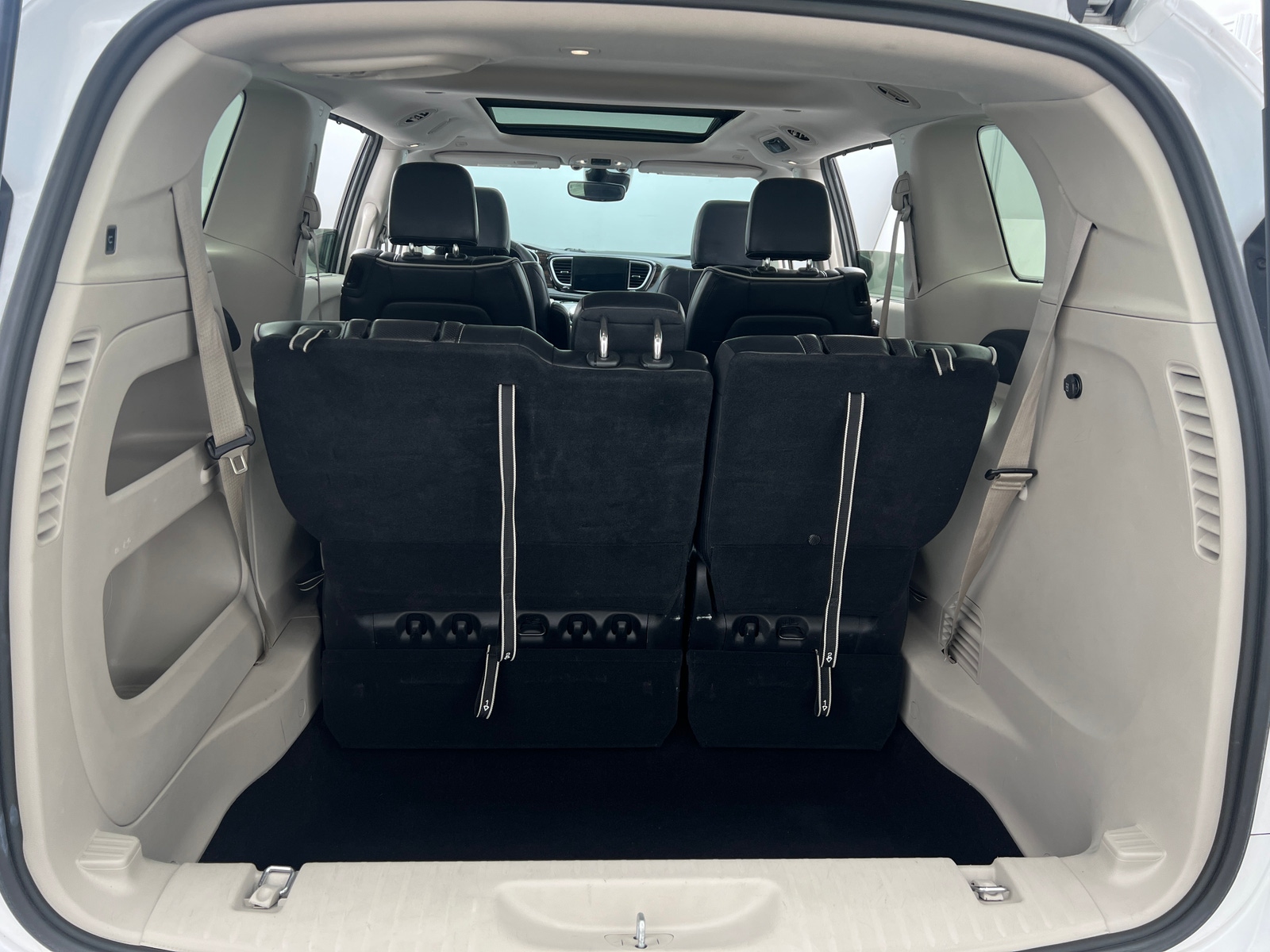 Thumbnail: 2023 Chrysler Pacifica - 6