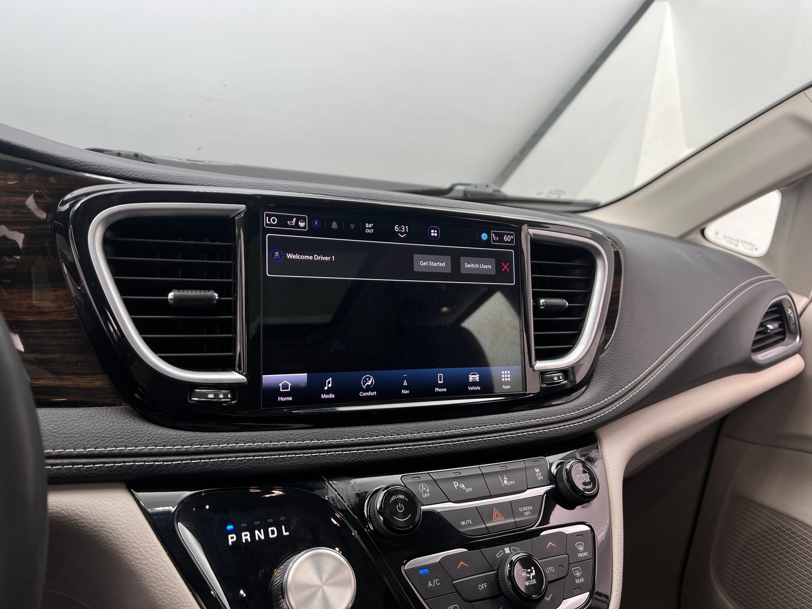 Thumbnail: 2023 Chrysler Pacifica - 3