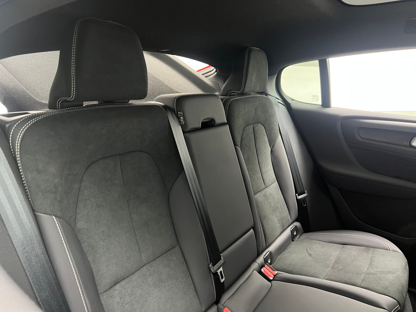 Thumbnail: 2023 Volvo C40 - 5
