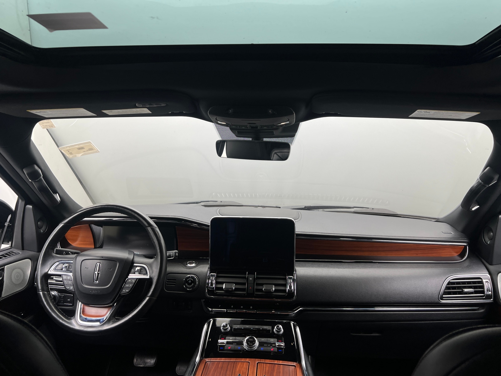Thumbnail: 2018 Lincoln Navigator L - 2