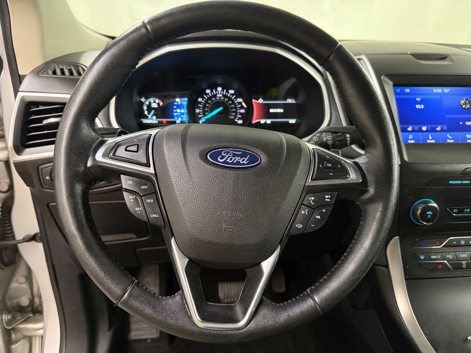 Thumbnail: 2019 Ford Edge - 4