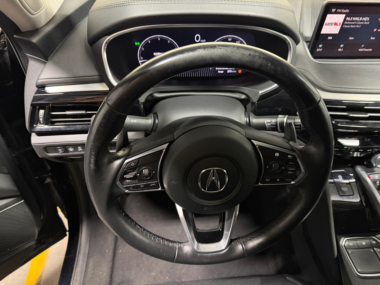 Thumbnail: 2023 Acura MDX - 4