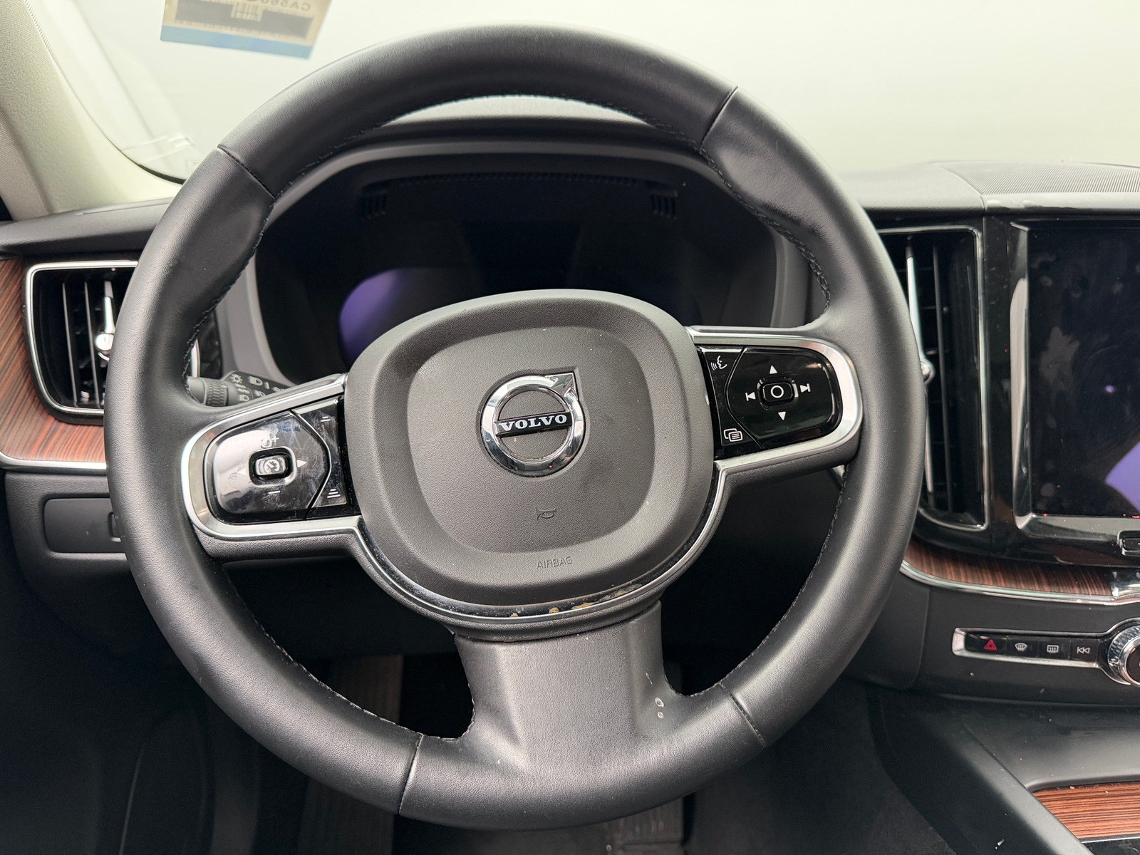 Thumbnail: 2023 Volvo XC60 - 4