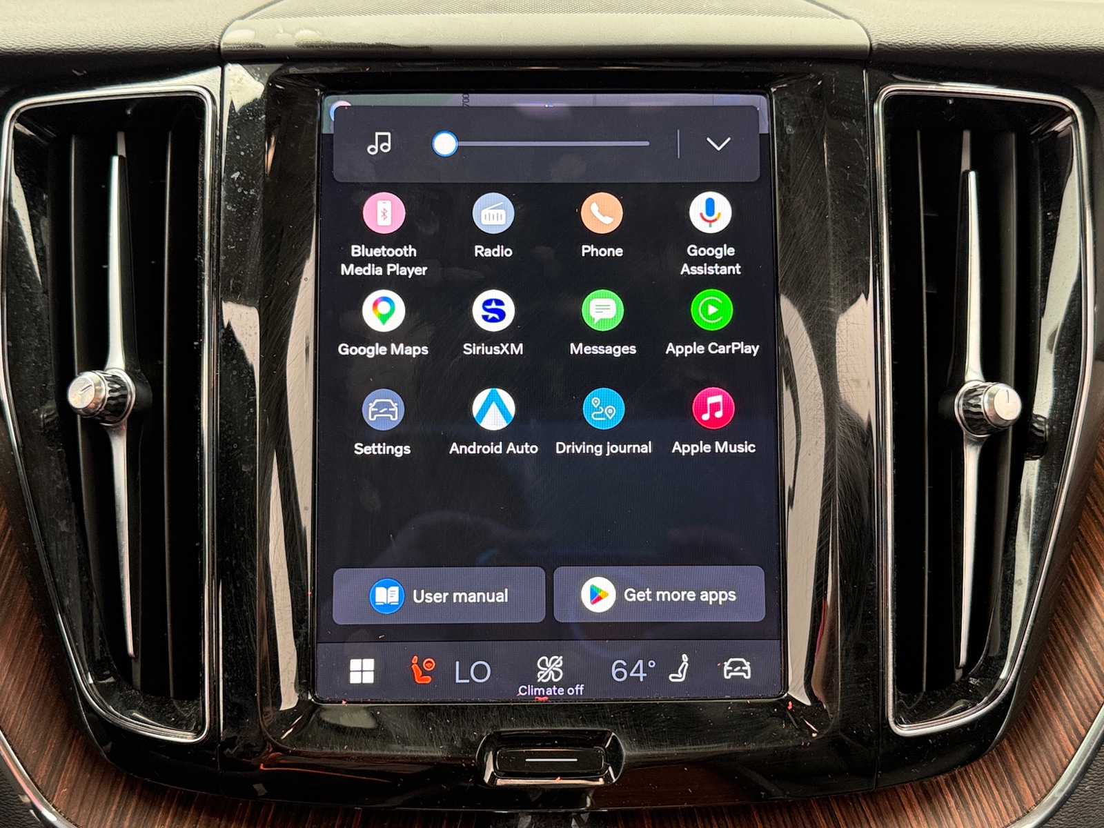 Thumbnail: 2023 Volvo XC60 - 3