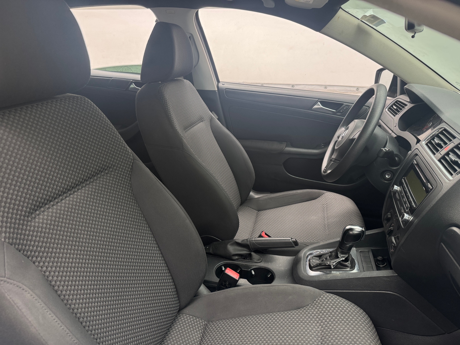 Thumbnail: 2011 Volkswagen Jetta - 2