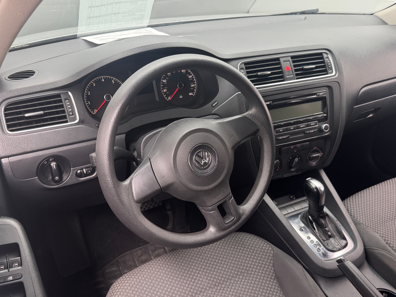 Thumbnail: 2011 Volkswagen Jetta - 5