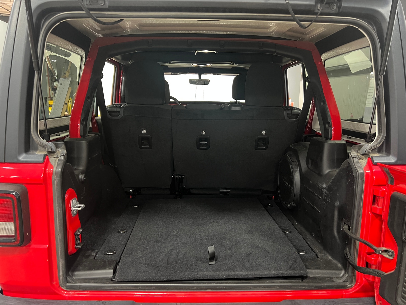 Thumbnail: 2019 Jeep Wrangler - 7