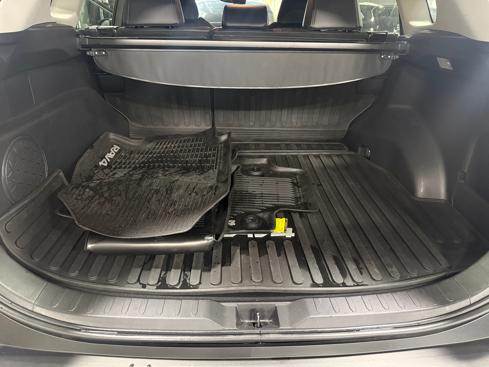 Thumbnail: 2019 Toyota RAV4 - 6