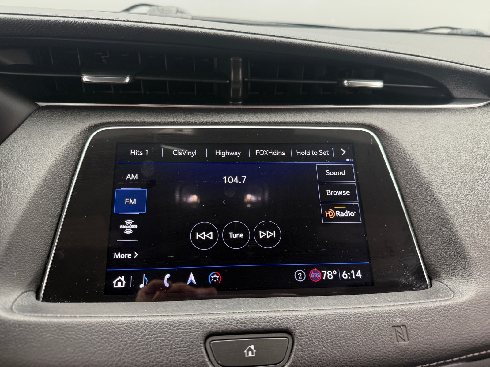 Thumbnail: 2020 Cadillac XT4 - 3