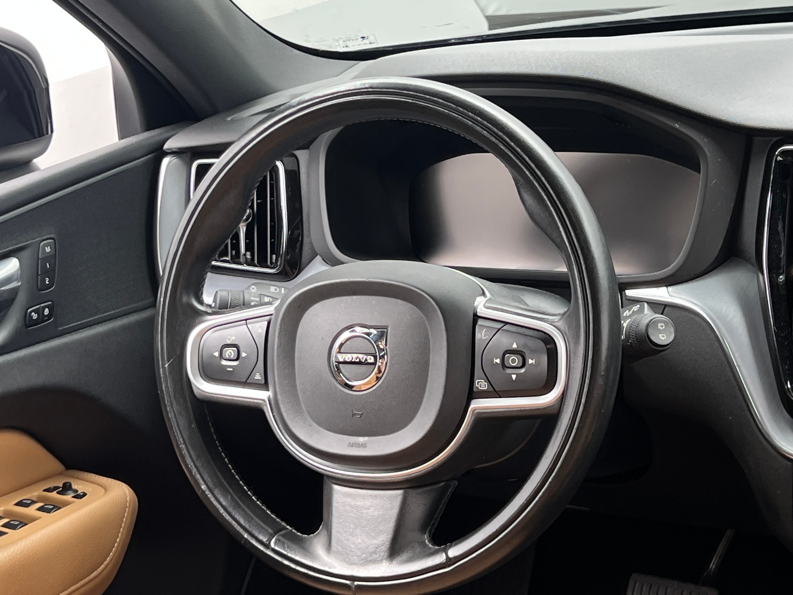 Thumbnail: 2020 Volvo XC60 - 4