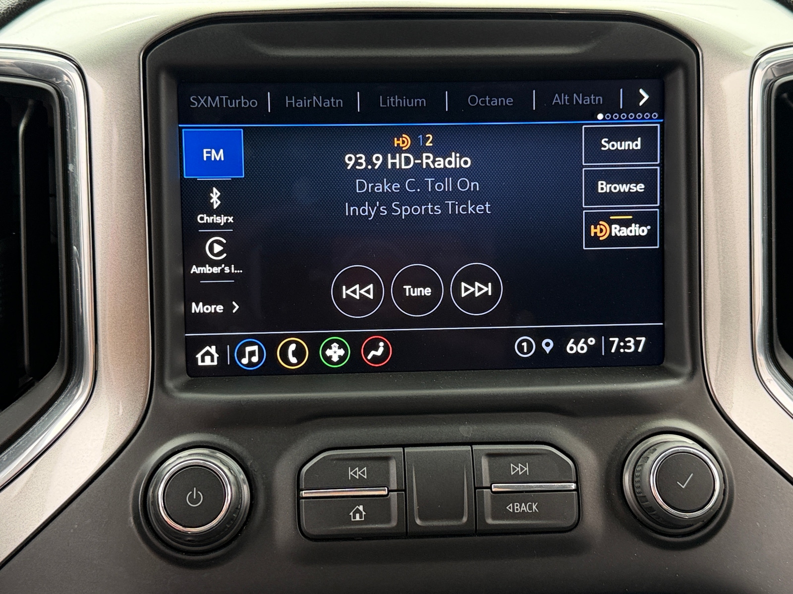 Thumbnail: 2021 Chevrolet Silverado 1500 - 4