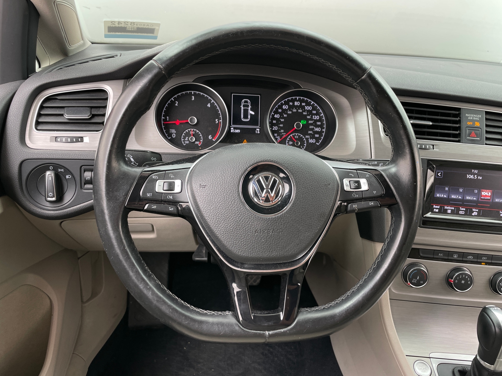 Thumbnail: 2015 Volkswagen e-Golf - 4