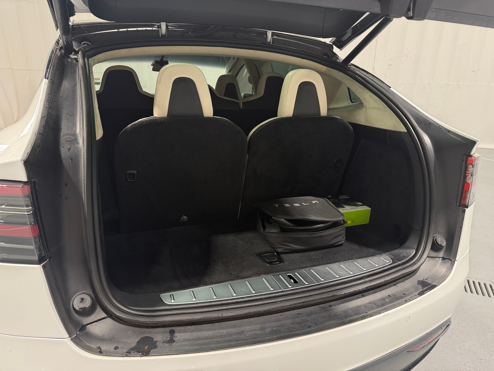 Thumbnail: 2018 Tesla Model X - 6