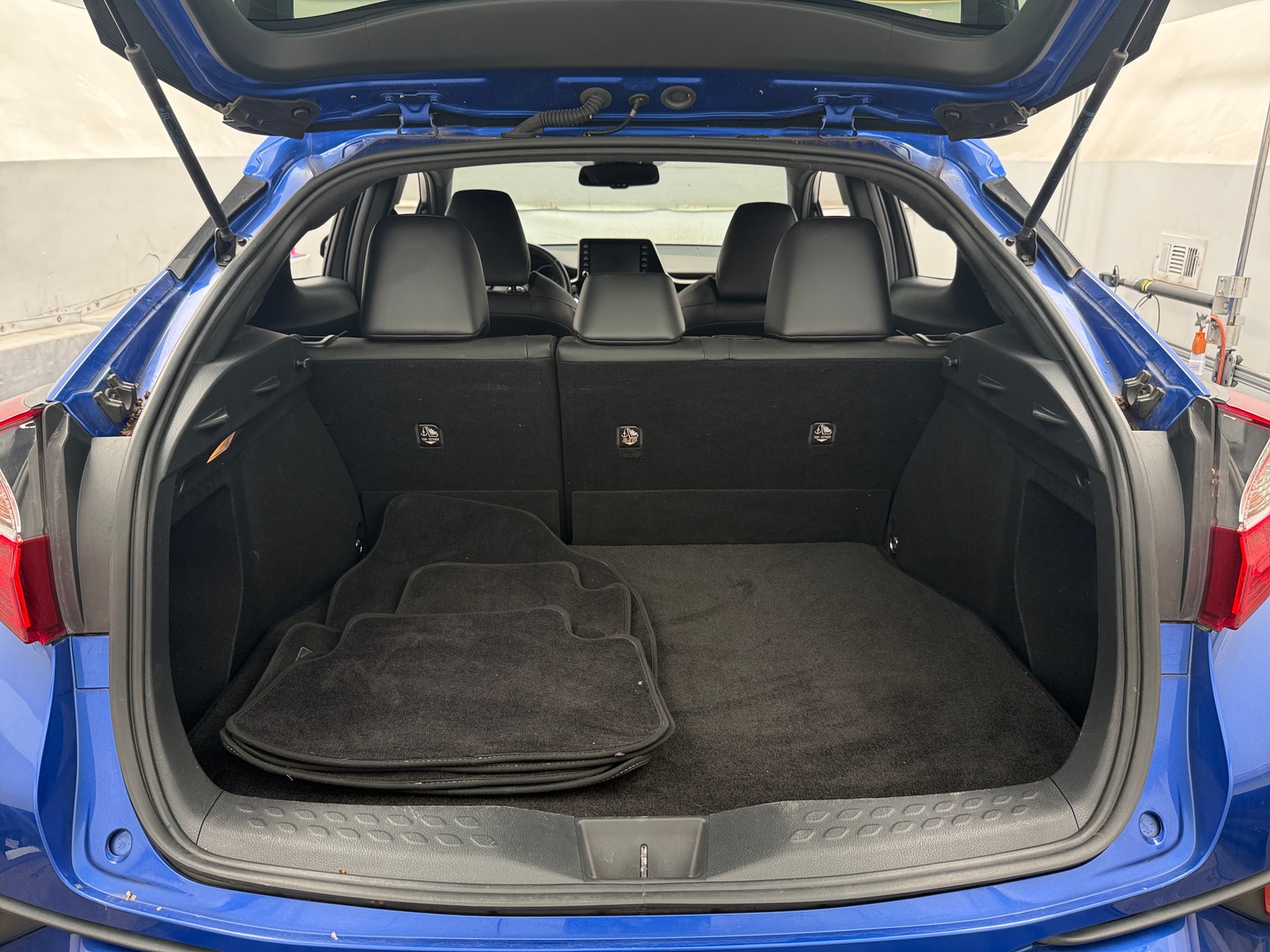 Thumbnail: 2019 Toyota C-HR - 6