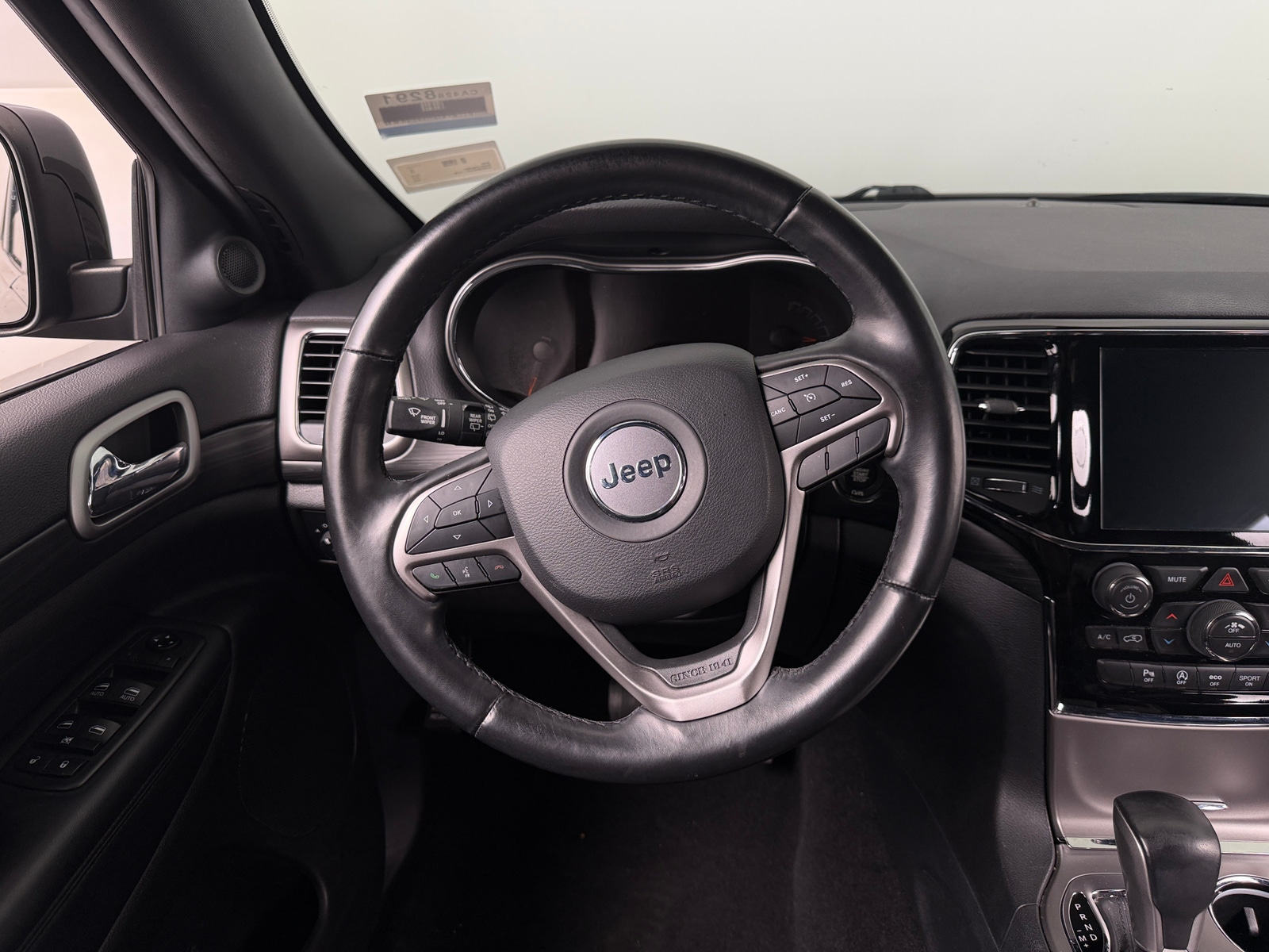 Thumbnail: 2020 Jeep Grand Cherokee - 4