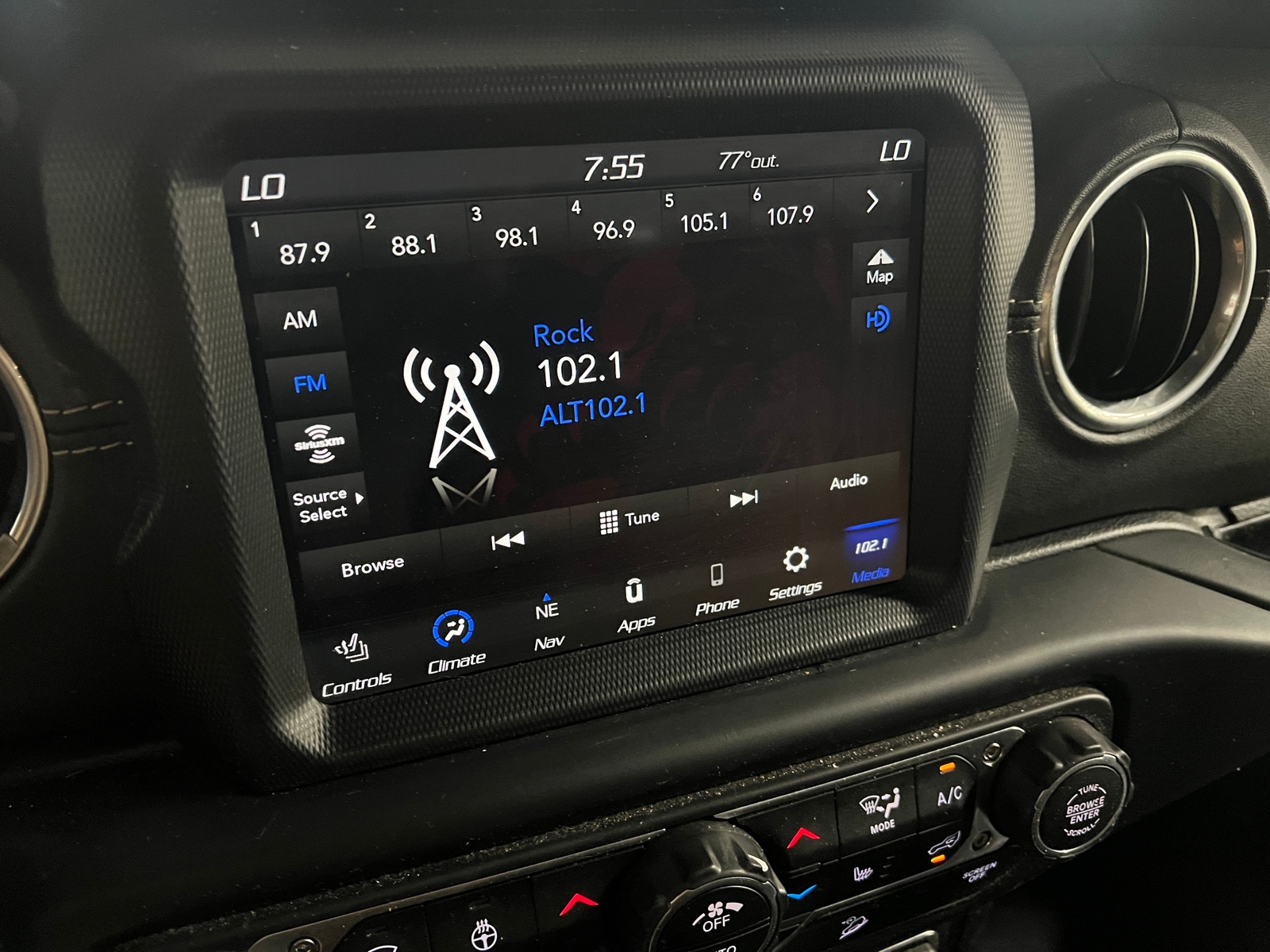 Thumbnail: 2019 Jeep Wrangler - 3