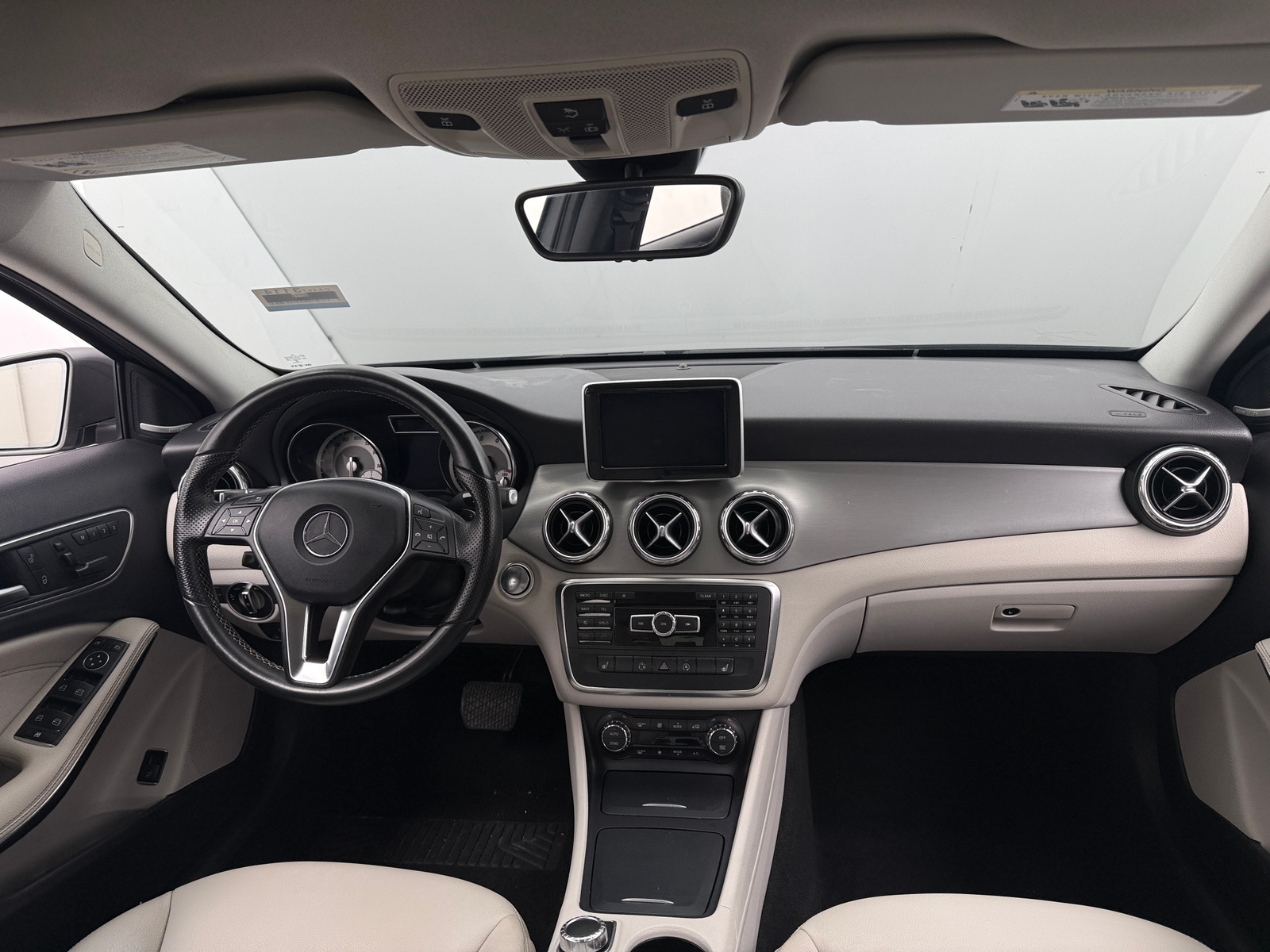 Thumbnail: 2015 Mercedes-Benz GLA - 2