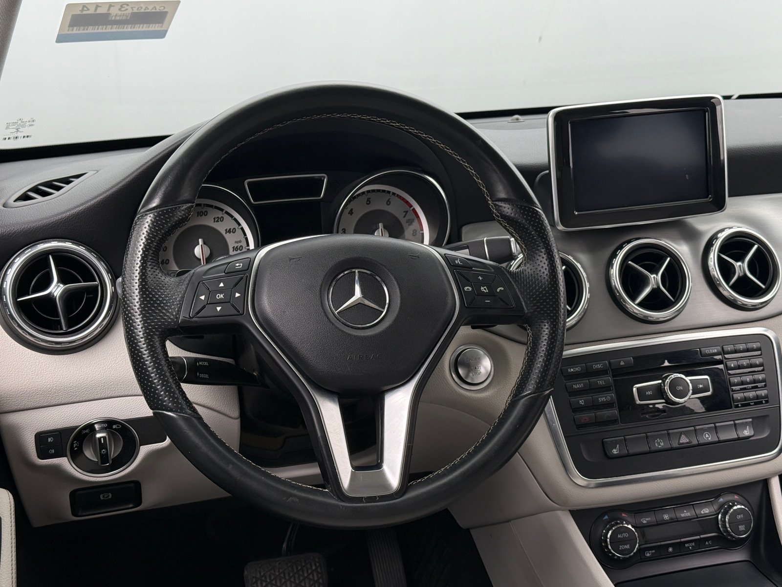 Thumbnail: 2015 Mercedes-Benz GLA - 4