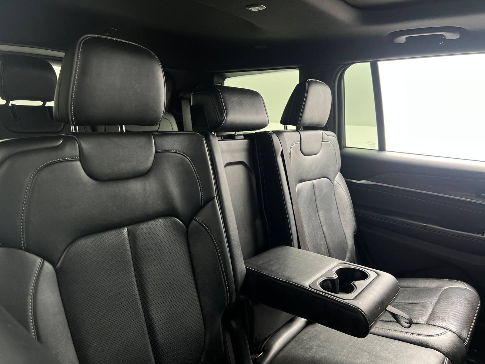 Thumbnail: 2022 Jeep Grand Cherokee L - 5