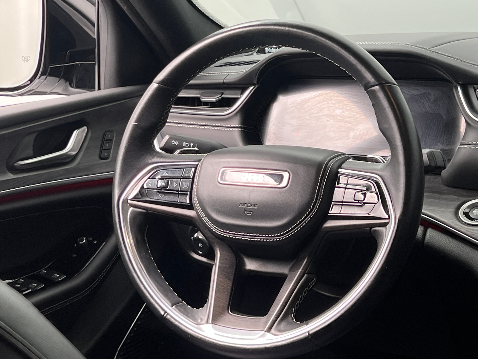 Thumbnail: 2022 Jeep Grand Cherokee L - 4