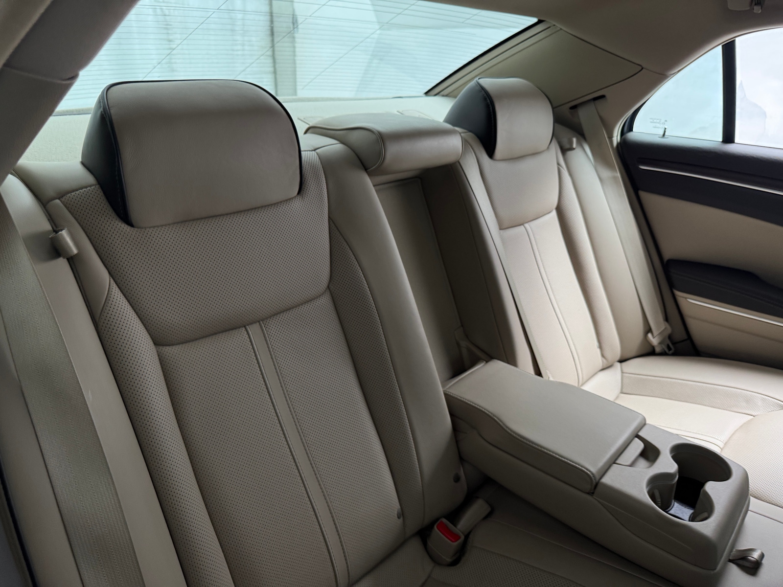 Thumbnail: 2012 Chrysler 300 - 5