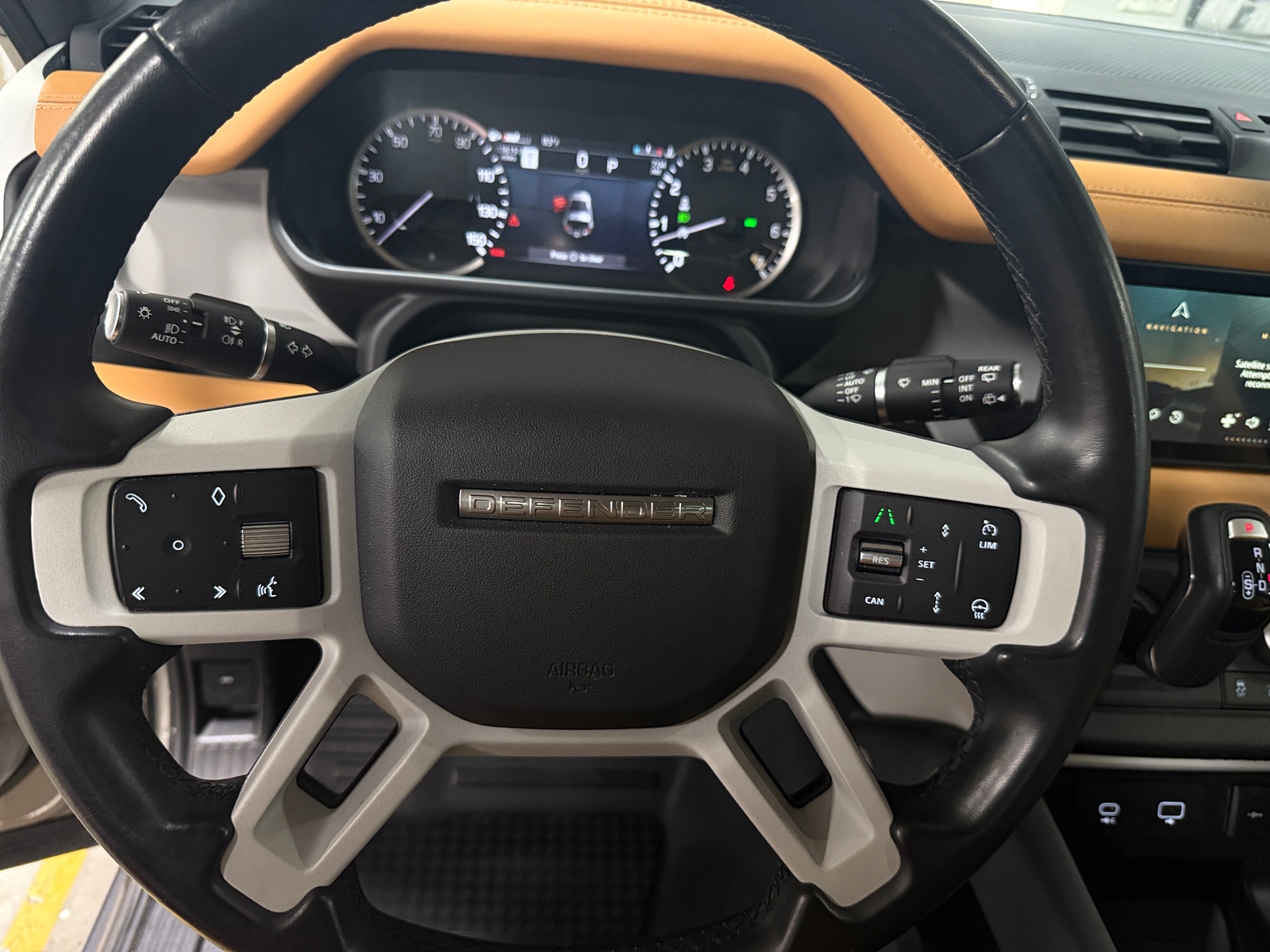 Thumbnail: 2023 Land Rover Defender - 5