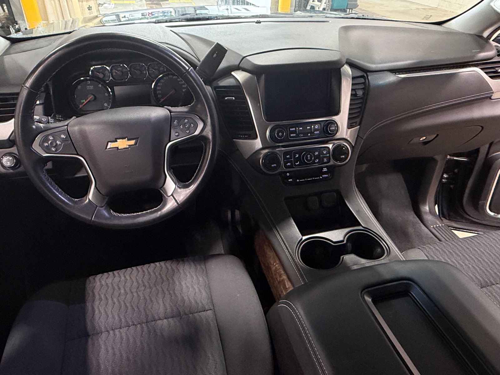 Thumbnail: 2019 Chevrolet Tahoe - 3