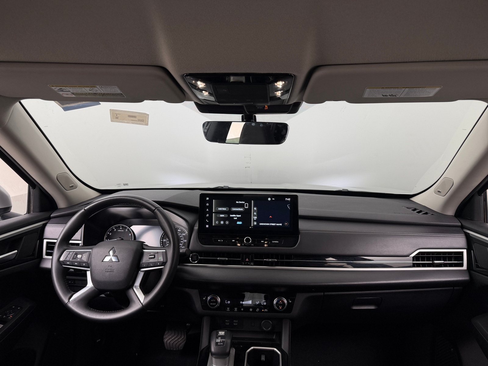 Thumbnail: 2025 Mitsubishi Outlander - 2
