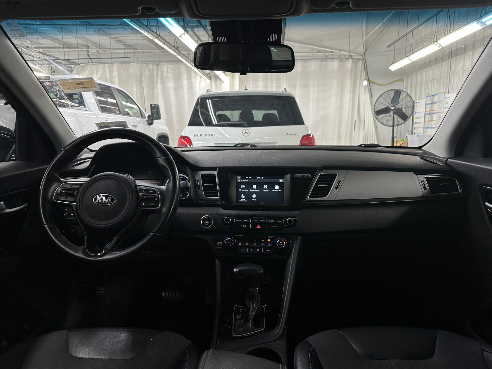 Thumbnail: 2017 Kia Niro - 3
