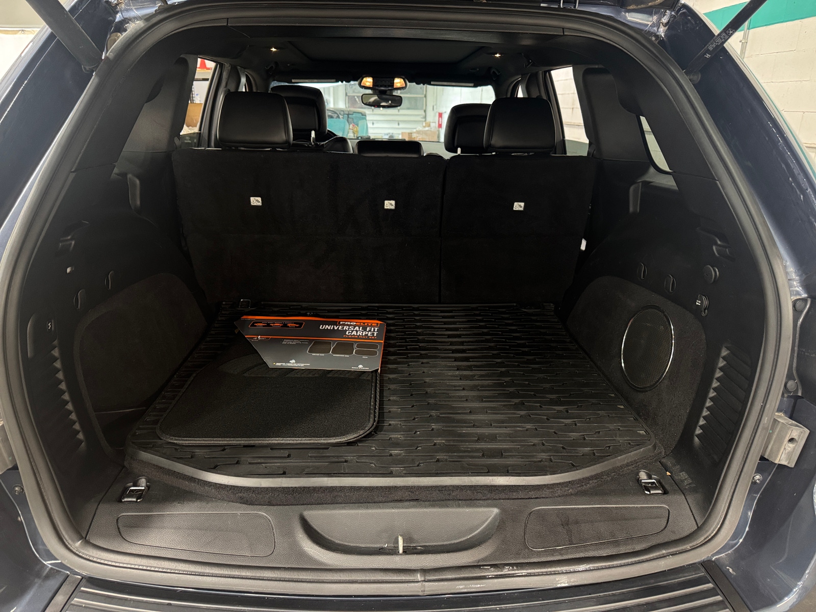 Thumbnail: 2020 Jeep Grand Cherokee - 6