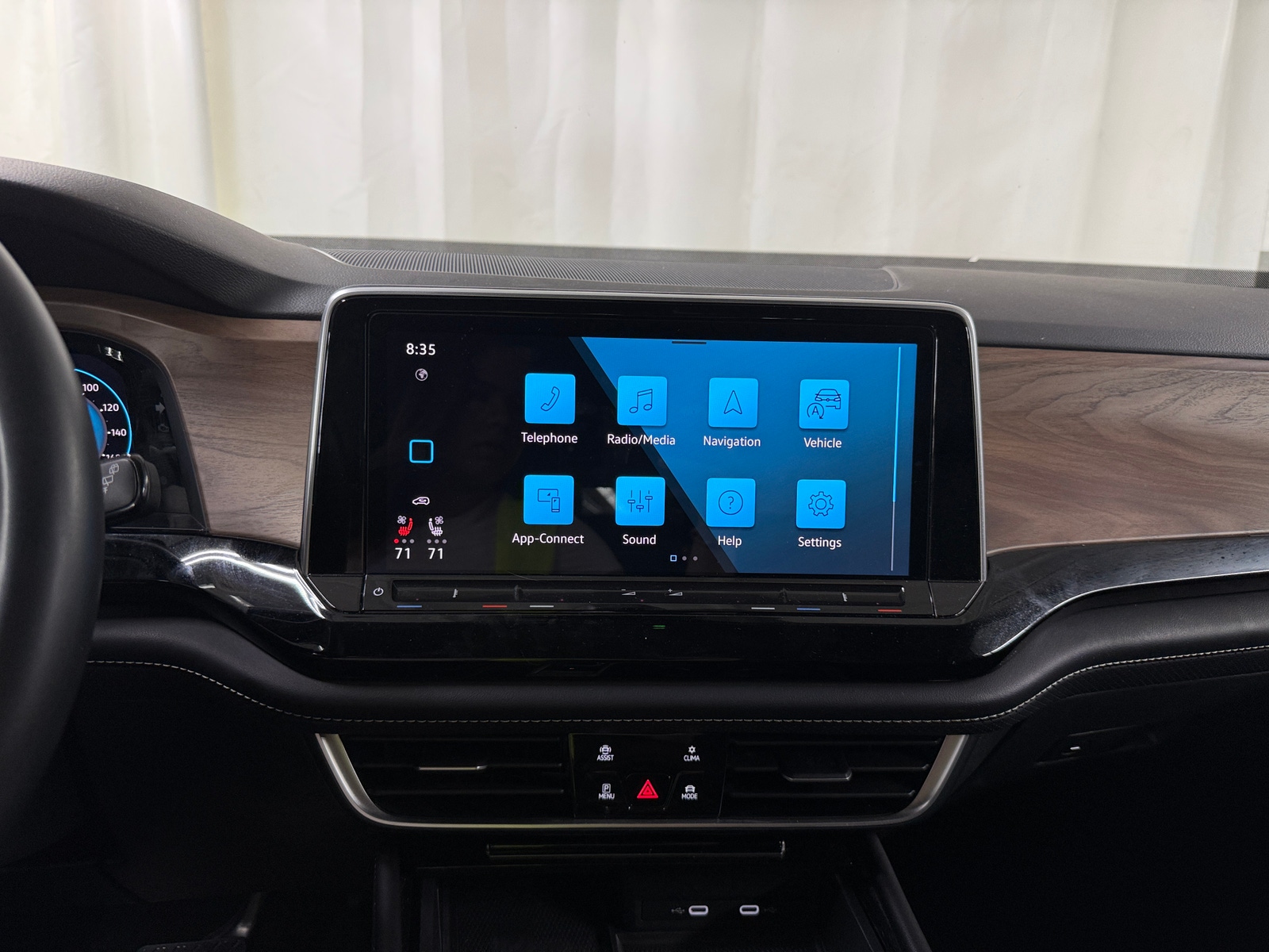 Thumbnail: 2024 Volkswagen Atlas - 3