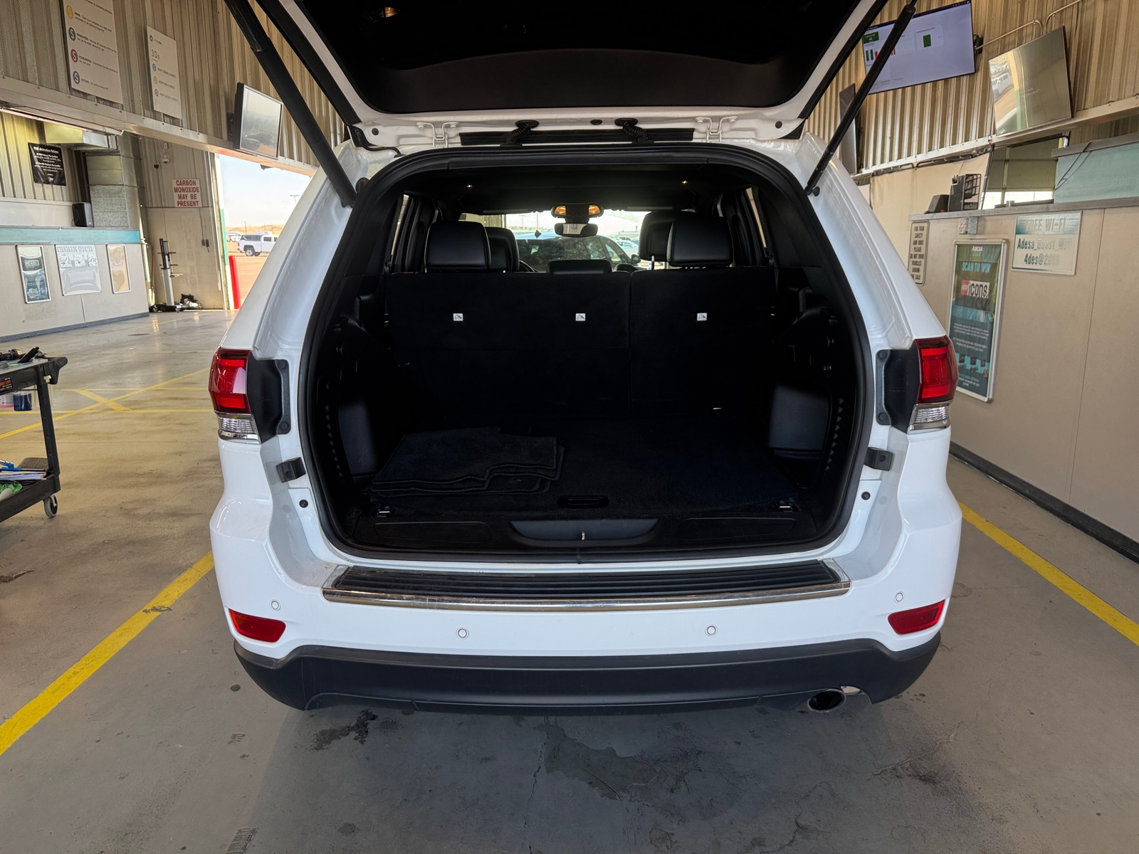 Thumbnail: 2021 Jeep Grand Cherokee - 6