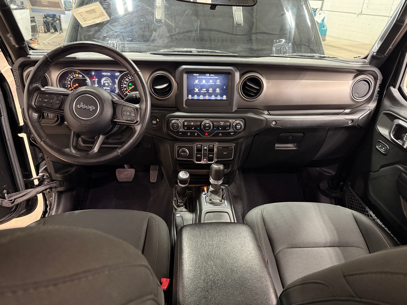 Thumbnail: 2020 Jeep Gladiator - 3
