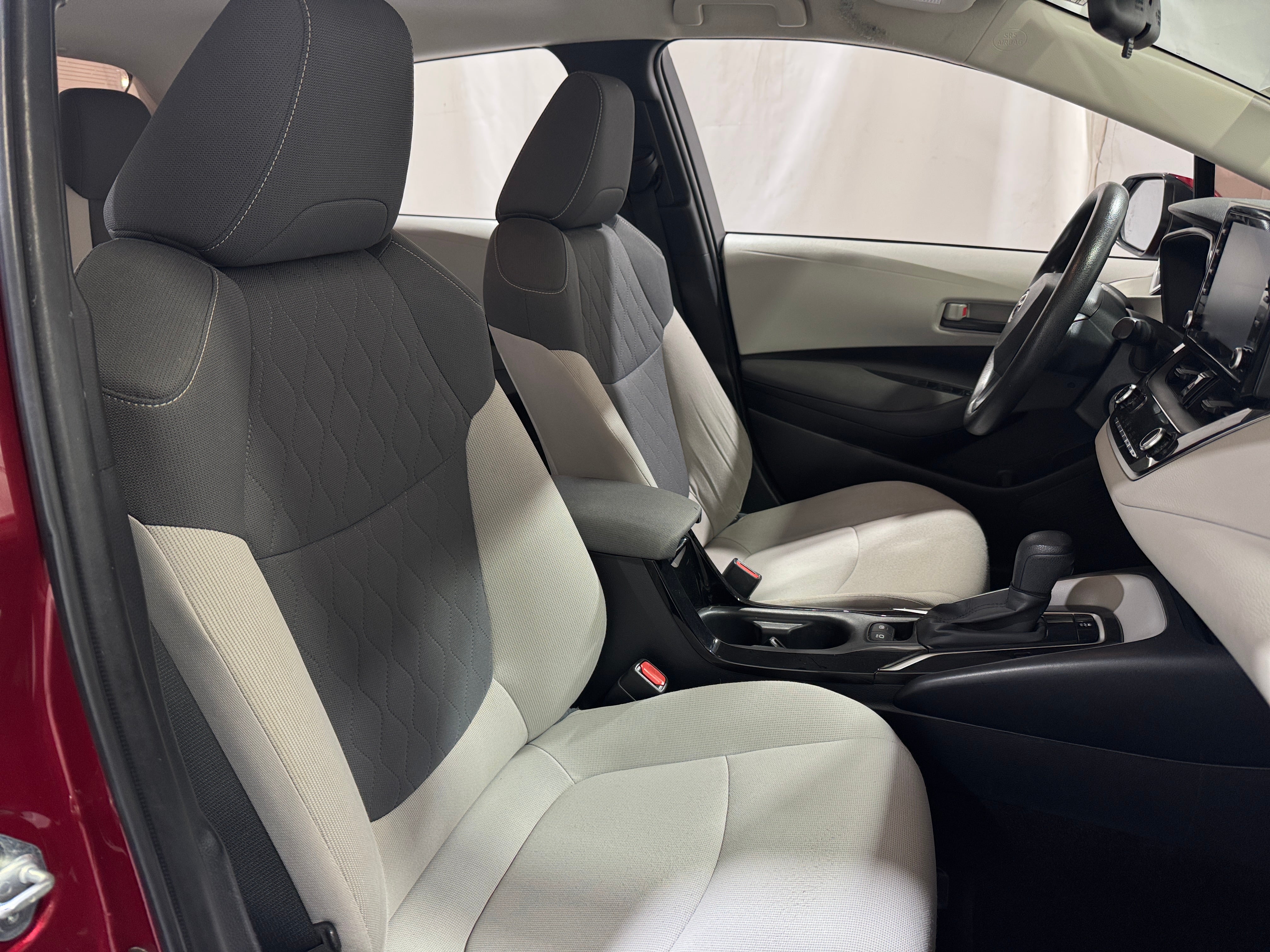 2022 Toyota Corolla LE - Photo 6