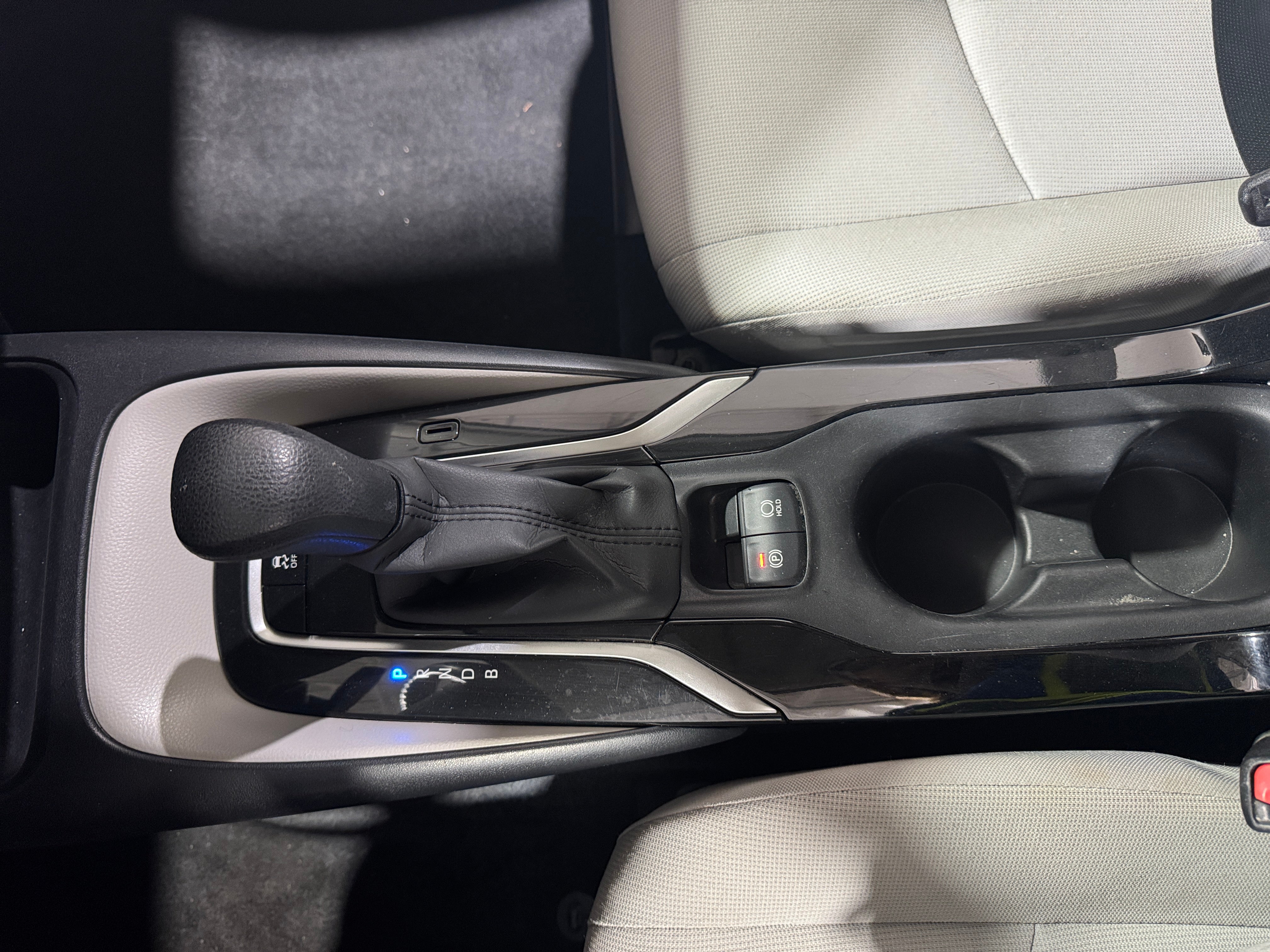 2022 Toyota Corolla LE - Photo 5