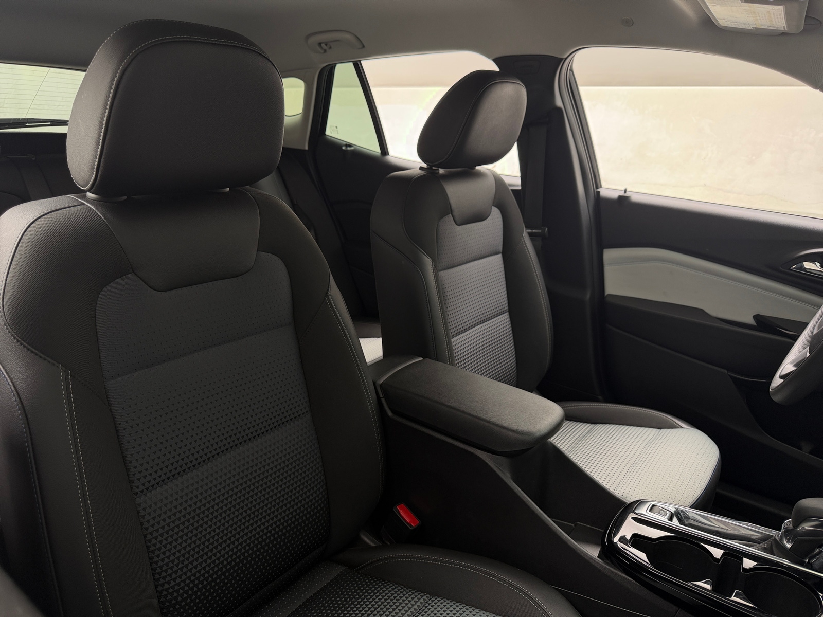 Thumbnail: 2025 Chevrolet Trax - 2