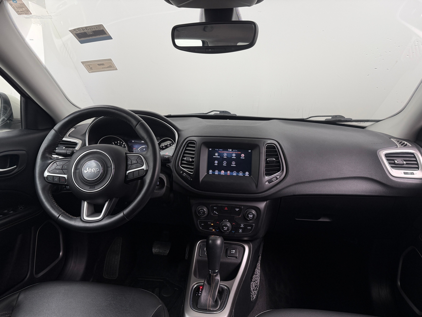 Thumbnail: 2018 Jeep Compass - 3