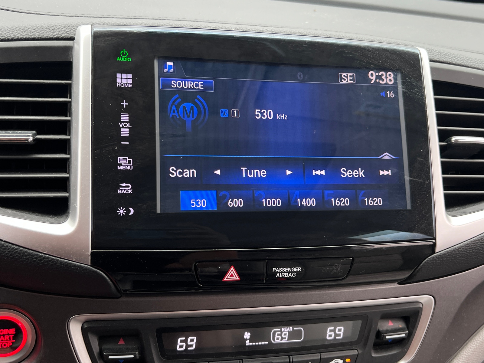 Thumbnail: 2016 Honda Pilot - 3