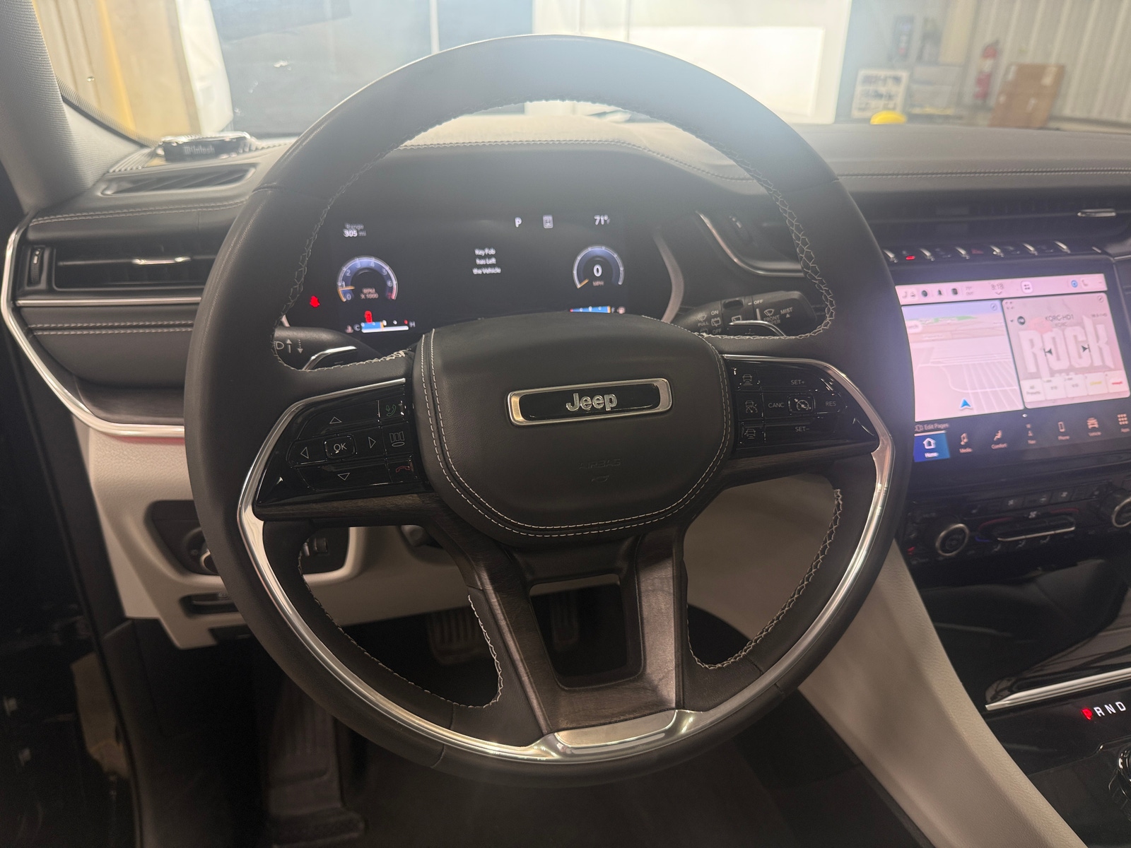 Thumbnail: 2023 Jeep Grand Cherokee L - 4