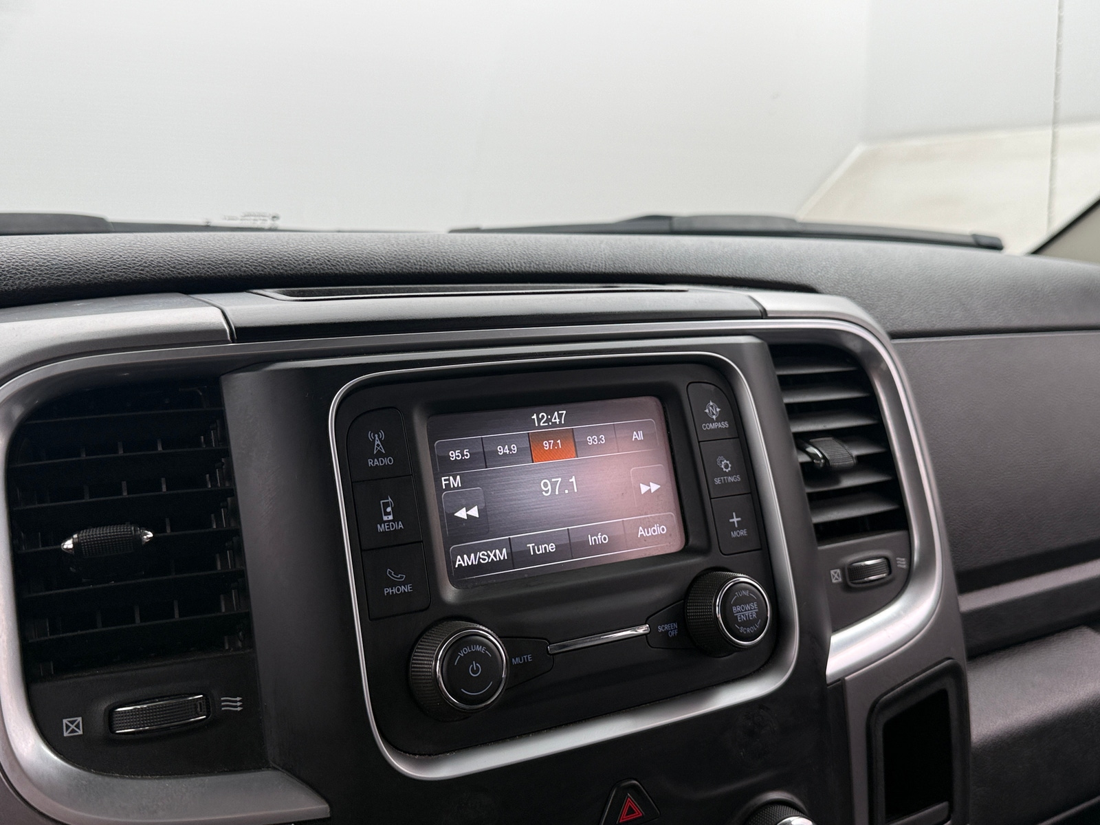 Thumbnail: 2024 RAM 1500 Classic - 4