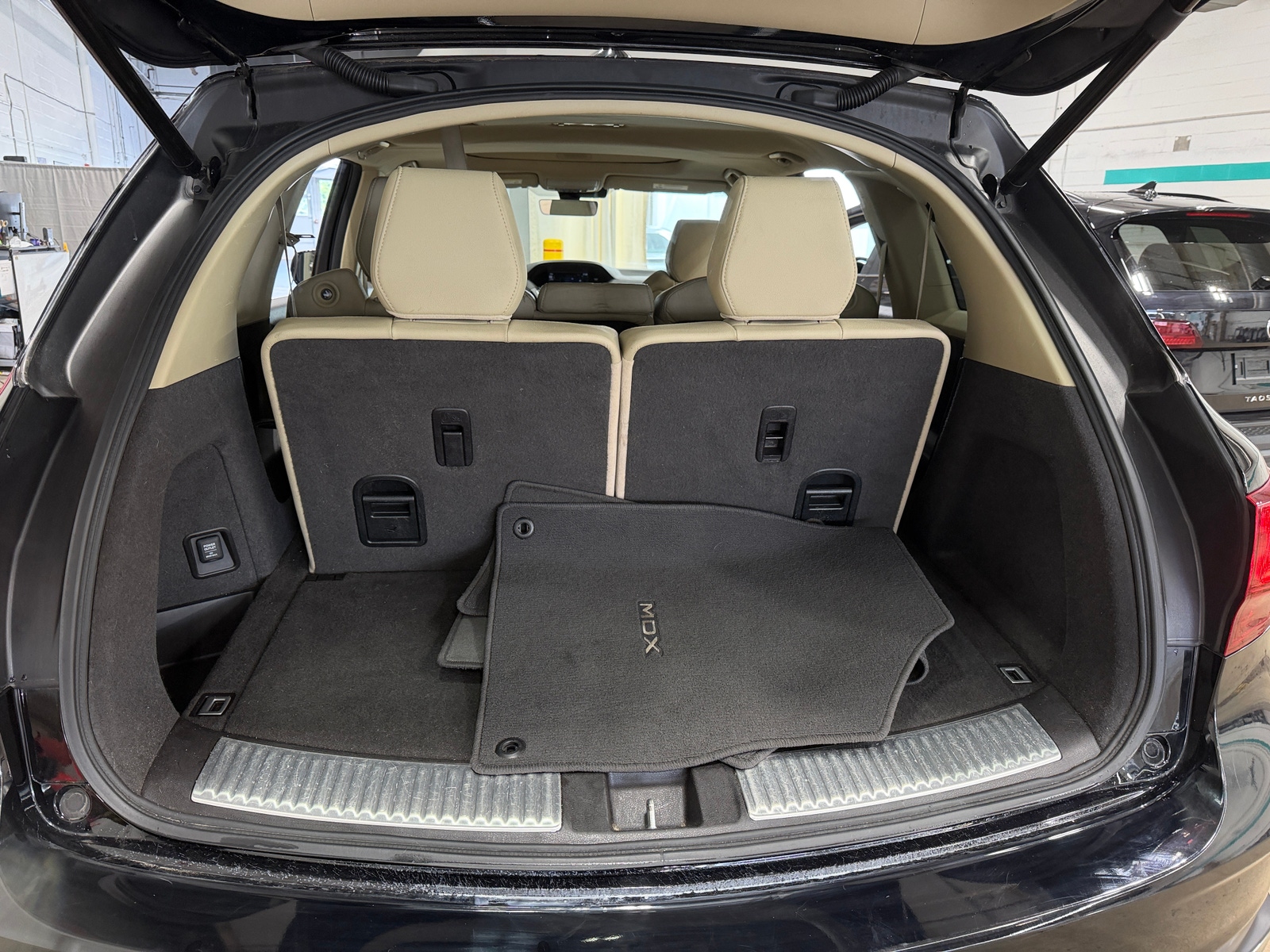 Thumbnail: 2018 Acura MDX - 6