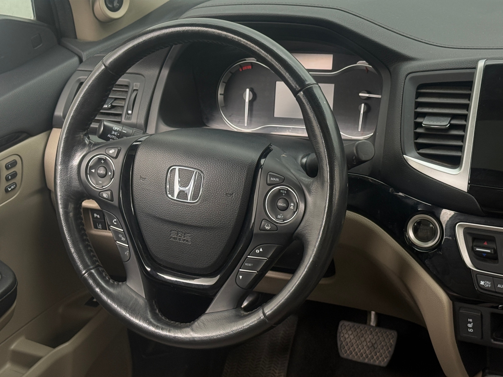 Thumbnail: 2017 Honda Ridgeline - 4